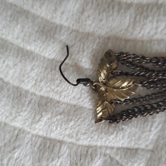 3/10 Statement Earrings - Picture 4 of 8